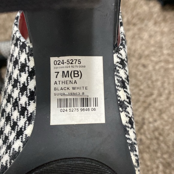 Liz & Co. Heels. Sz 7MB - Picture 6 of 6